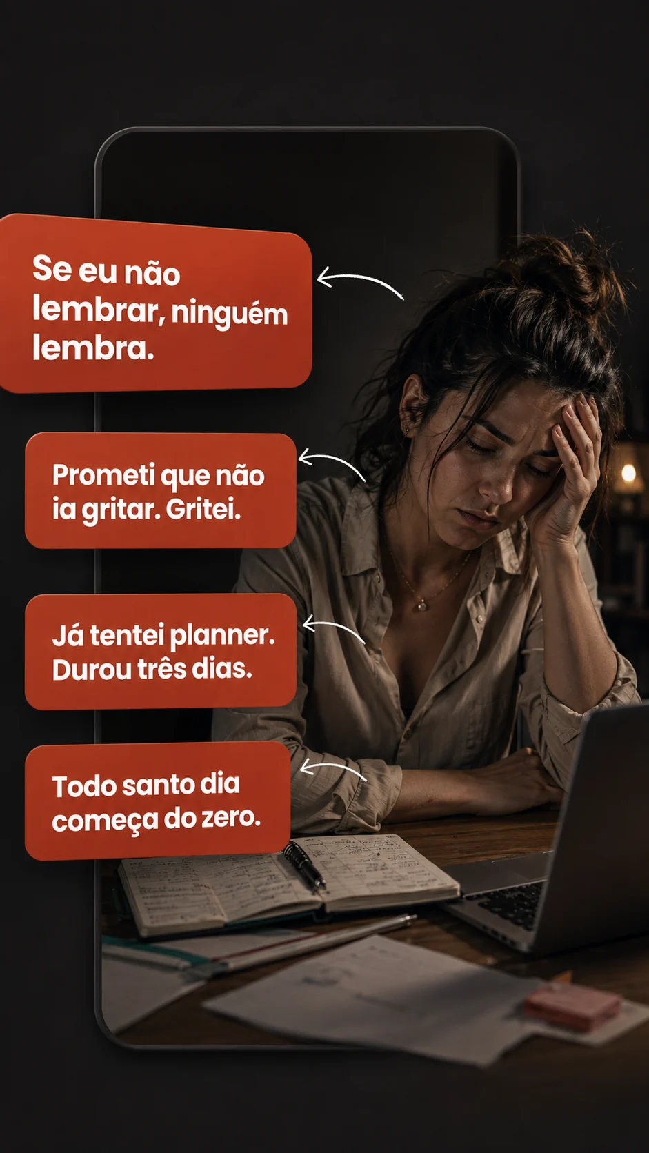 Mãe exausta na mesa da cozinha à noite com as quatro frases